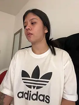 Snapshot of Alhanna_ chatting on 01/04/25, 08:59 Alhanna online show from 01/04/25, 08:59