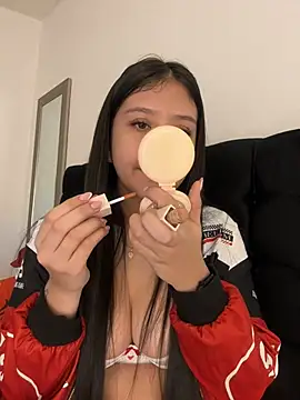 Snapshot of Alhanna_ chatting on 01/06/25, 07:45 Alhanna online show from 01/06/25, 07:45