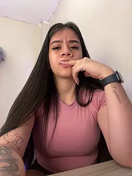 Snapshot of Alhanna_ chatting on 03/10/25, 09:51 Alhanna online show from 03/10/25, 09:51