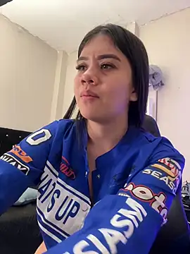 Snapshot of Alhanna_ chatting on 03/15/25, 12:58 Alhanna online show from 03/15/25, 12:58