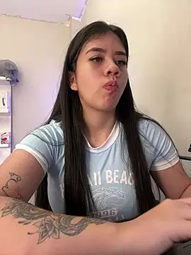 Snapshot of Alhanna_ chatting on 03/15/25, 08:54 Alhanna online show from 03/15/25, 08:54