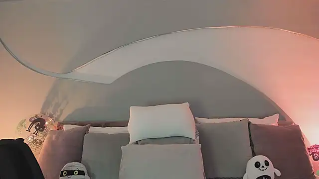 Nicolle W online show from 10/23/25, 11:53