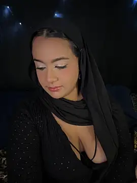 Maryam yamal online show from 10/18/25, 09:15