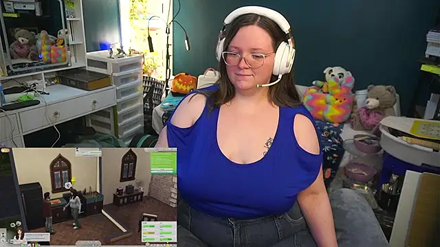 Snapshot of Geeky_Kitten chatting on 10/17/25, 10:56 Geeky Kitten online show from 10/17/25, 10:56