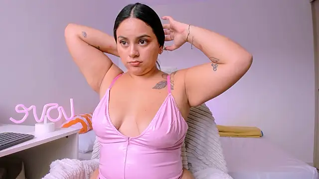 susy angel online show from 02/02/26, 09:24