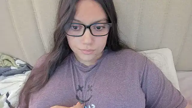 Snapshot of roniewester chatting on 03/12/25, 09:56 roniewester online show from 03/12/25, 09:56