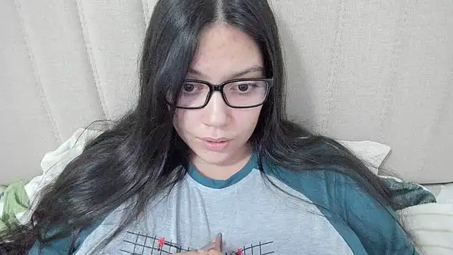 Snapshot of roniewester chatting on 03/14/25, 05:05 roniewester online show from 03/14/25, 05:05