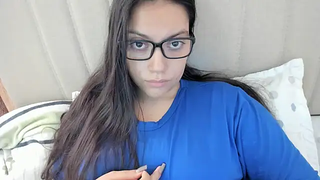 Snapshot of roniewester chatting on 09/16/25, 12:06 roniewester online show from 09/16/25, 12:06