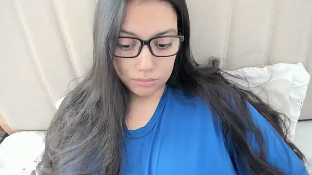 Snapshot of roniewester chatting on 09/17/25, 12:51 roniewester online show from 09/17/25, 12:51