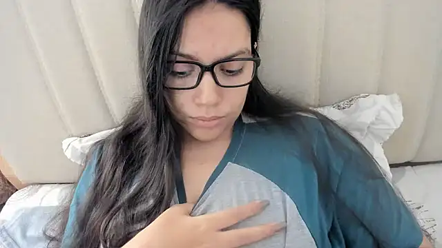 Snapshot of roniewester chatting on 09/20/25, 12:39 roniewester online show from 09/20/25, 12:39