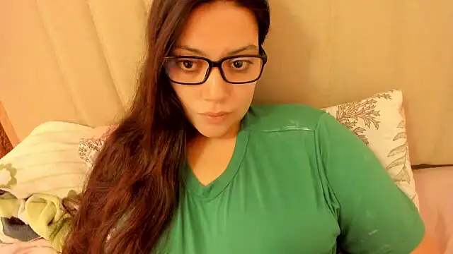 Snapshot of roniewester chatting on 10/29/25, 11:56 roniewester online show from 10/29/25, 11:56