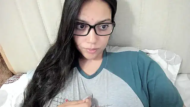 Snapshot of roniewester chatting on 11/07/25, 05:18 roniewester online show from 11/07/25, 05:18