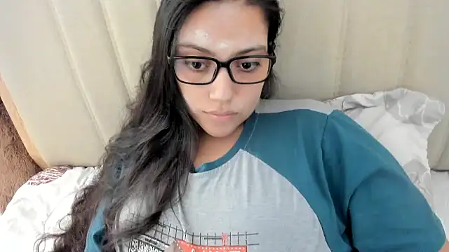 Snapshot of roniewester chatting on 11/07/25, 06:08 roniewester online show from 11/07/25, 06:08