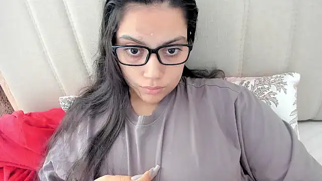 Snapshot of roniewester chatting on 11/19/25, 01:55 roniewester online show from 11/19/25, 01:55