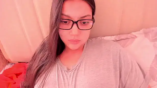 Snapshot of roniewester chatting on 01/10/26, 02:19 roniewester online show from 01/10/26, 02:19