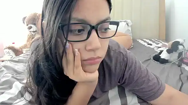 Snapshot of roniewester chatting on 01/13/26, 02:44 roniewester online show from 01/13/26, 02:44