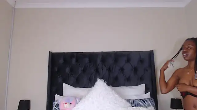 Snapshot of Sexynaughty_Gal chatting on 03/05/25, 09:04 Sexynaughty Gal online show from 03/05/25, 09:04