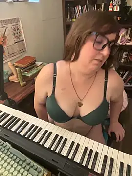 Adobe Angel online show from 10/10/25, 09:58