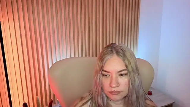 MarianL0ve online show from 10/07/25, 02:47