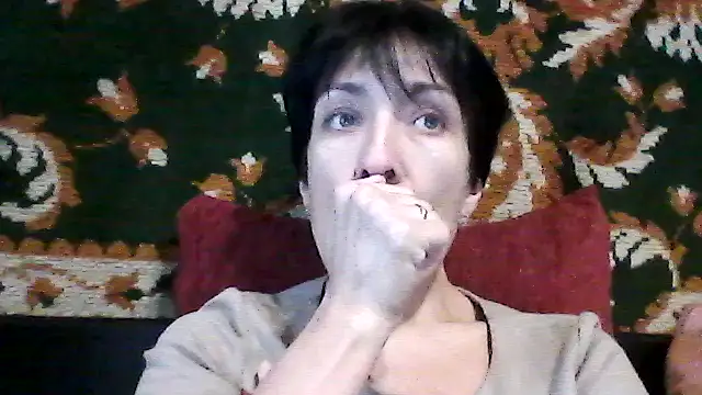 SunnyAmorre online show from 10/07/25, 09:50