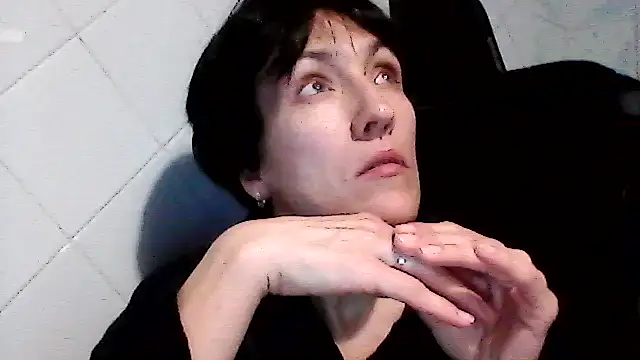 SunnyAmorre online show from 10/27/25, 09:19