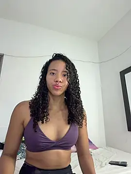 Snapshot of AlessaMaya chatting on 04/06/26, 04:19 AlessaMaya online show from 04/06/26, 04:19