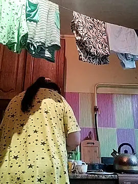 Snapshot of Rini333 chatting on 05/08/26, 01:38 Rini333 online show from 05/08/26, 01:38