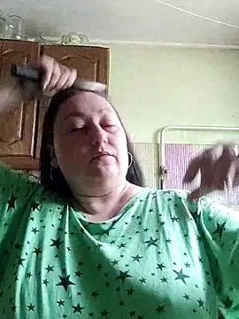 Snapshot of Rini333 chatting on 05/16/26, 10:01 Rini333 online show from 05/16/26, 10:01