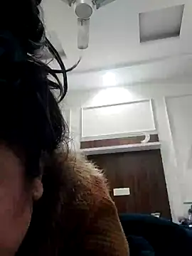 Snapshot of Srishtijain51 chatting on 12/28/24, 02:32 Srishtijain51 online show from 12/28/24, 02:32