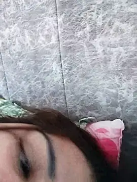 Snapshot of Srishtijain51 chatting on 02/11/25, 08:05 Srishtijain51 online show from 02/11/25, 08:05