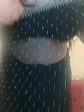 Snapshot of Srishtijain51 chatting on 10/28/25, 10:41 Srishtijain51 online show from 10/28/25, 10:41