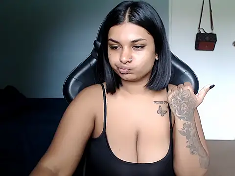 layla amin online show from 03/15/26, 06:52