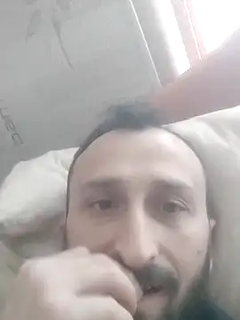 Snapshot of Yaramaz331 chatting on 03/16/25, 02:44 Yaramaz331 online show from 03/16/25, 02:44