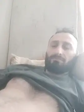 Snapshot of Yaramaz331 chatting on 03/19/25, 10:33 Yaramaz331 online show from 03/19/25, 10:33