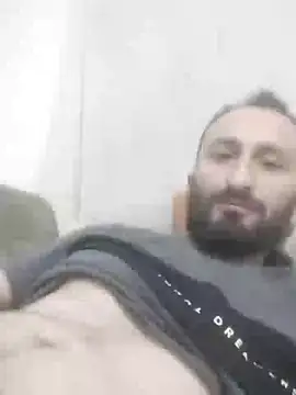 Snapshot of Yaramaz331 chatting on 03/21/25, 08:29 Yaramaz331 online show from 03/21/25, 08:29