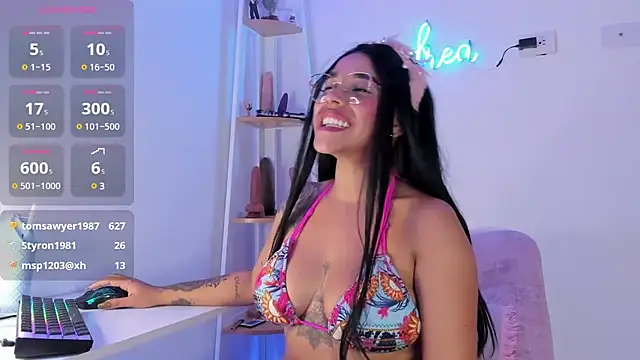 Snapshot of andrea_lopezz_ chatting on 02/20/25, 04:50 andrea lopezz online show from 02/20/25, 04:50