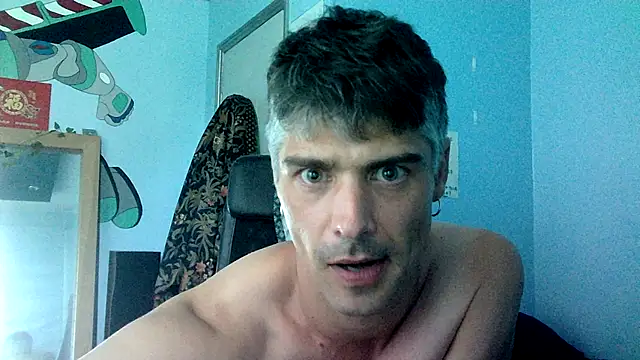 Snapshot of houseofbrats chatting on 06/29/26, 12:05 houseofbrats online show from 06/29/26, 12:05