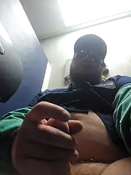 Snapshot of WhiteMeat069 chatting on 02/06/25, 01:05 WhiteMeat069 online show from 02/06/25, 01:05