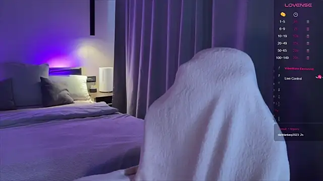 elinanortas online show from 11/28/25, 04:37