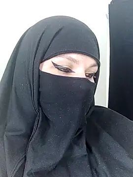 evelyn  salah online show from 10/21/25, 10:10