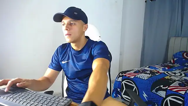 Snapshot of DavidAngell7 chatting on 12/20/24, 04:09 DavidAngell7 online show from 12/20/24, 04:09