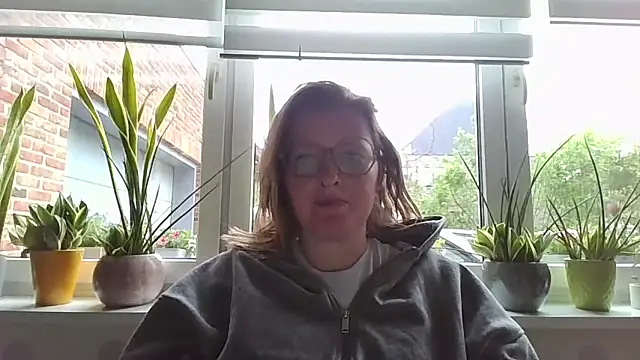 LiquidLeonie online show from 05/05/26, 06:54