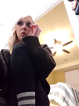 AmethystFoxx online show from 12/04/25, 10:40