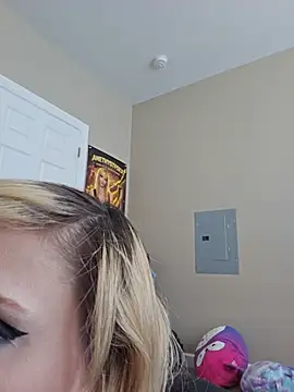 Snapshot of AmethystFoxx chatting on 06/22/26, 06:38 AmethystFoxx online show from 06/22/26, 06:38