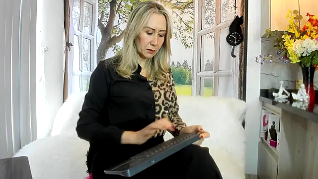 ashleymilf 1 online show from 04/03/26, 03:32