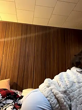 Mini And The Bear online show from 01/13/26, 09:42