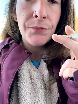 Mini And The Bear online show from 02/14/26, 04:26