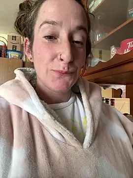 Mini And The Bear online show from 02/26/26, 04:06