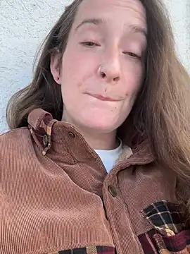 Mini And The Bear online show from 04/09/26, 04:34