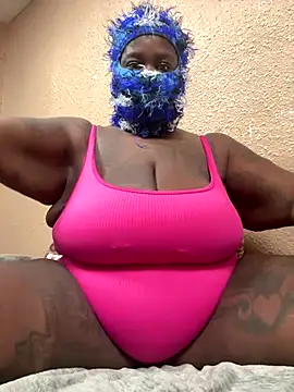 Snapshot of bbwkandi94 chatting on 10/05/25, 01:48 bbwkandi94 online show from 10/05/25, 01:48